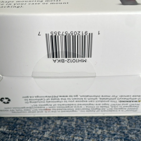 NWT - MVMT - EZ MAG CLIP air vent
Magnetic mount. - Picture 5 of 5